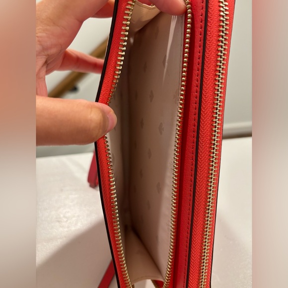 Kate Spade Payton Large Carryall Wristlet - Picture 4 of 5